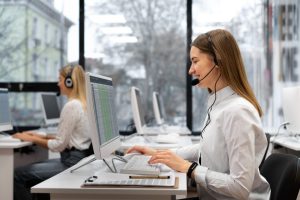 Omnichannel vs Multichannel Contact Center: Which to Choose?