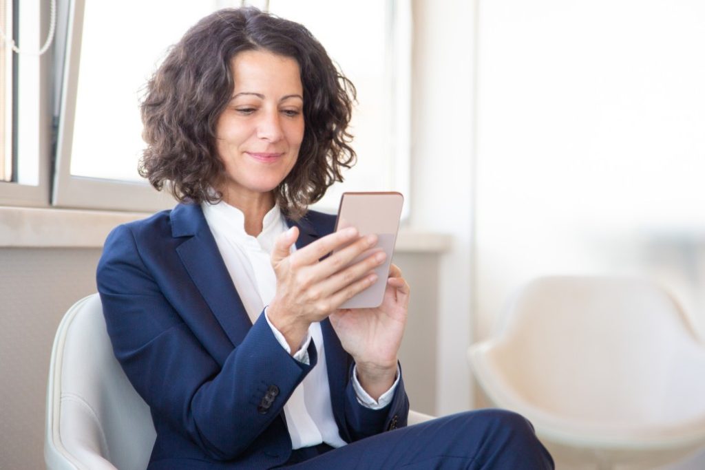 SMS Gateway vs SMS API: Differences & Which One Do You Need?